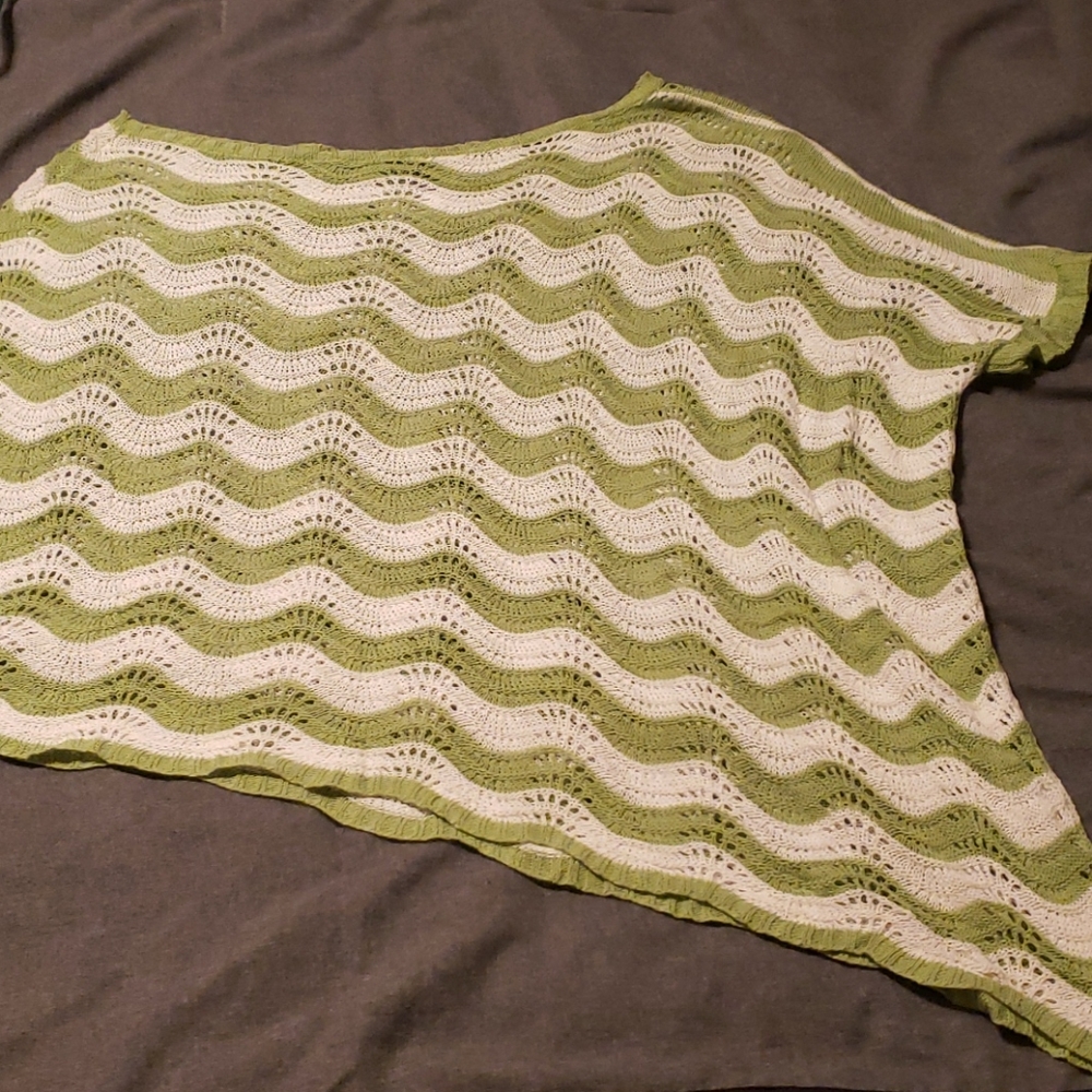 Poncho - Picture 1 of 3